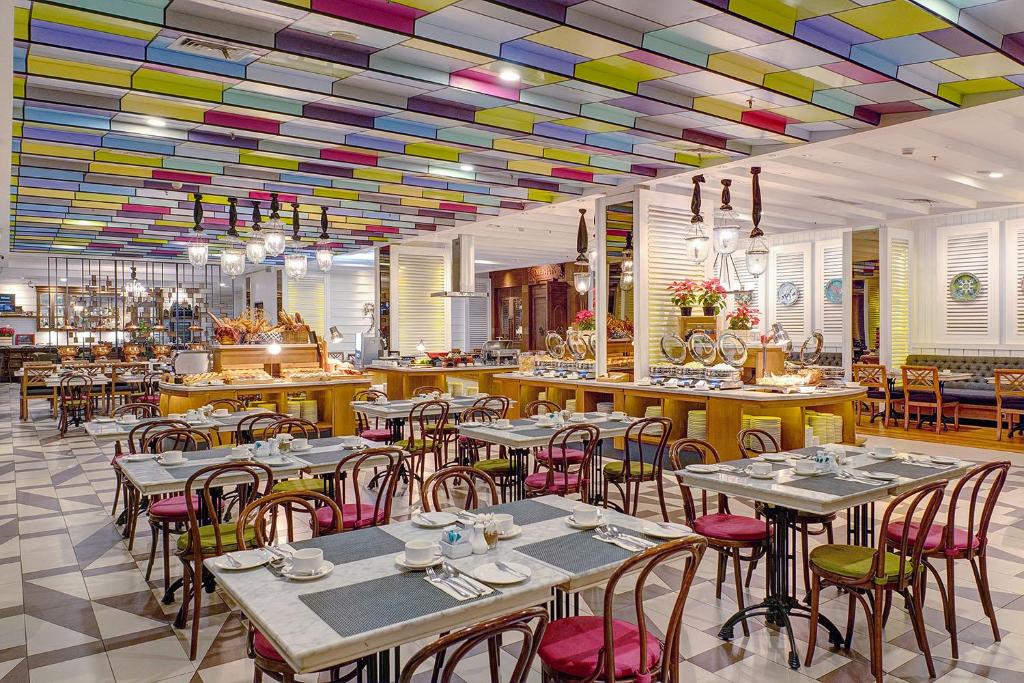 Restaurace v ubytování THE 1O1 Bogor Suryakancana