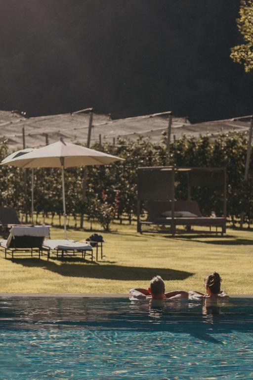 Bazén v ubytování Apfelhotel Torgglerhof nebo v jeho okolí