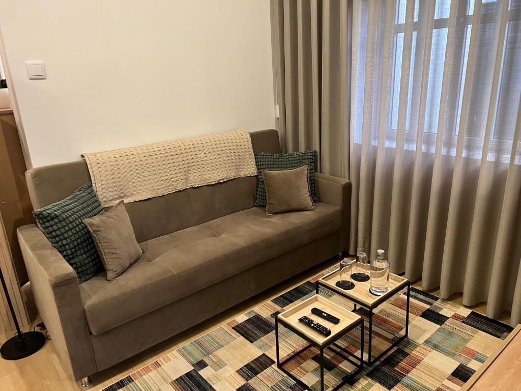 Uma área de estar em Francisca City House