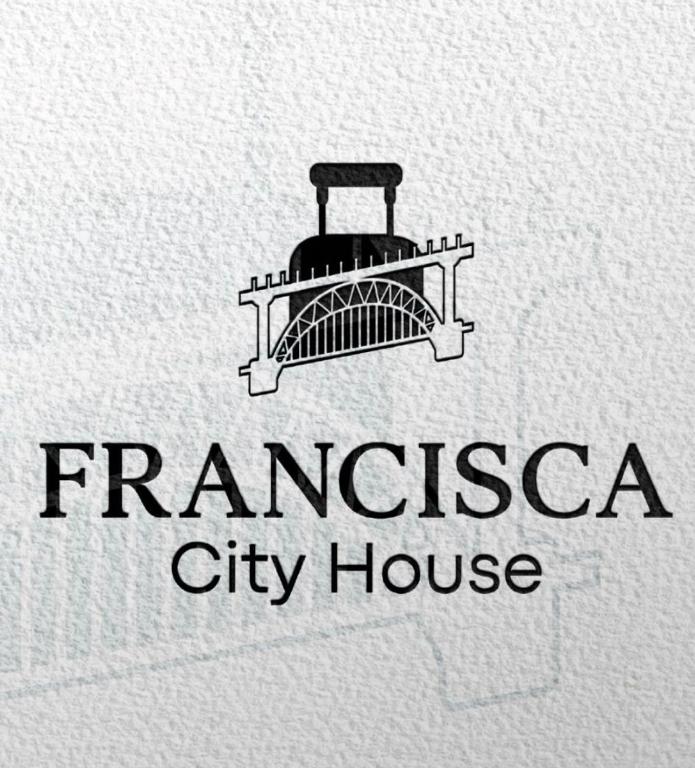 Um certificado, prêmio, placa ou outro documento exibido em Francisca City House