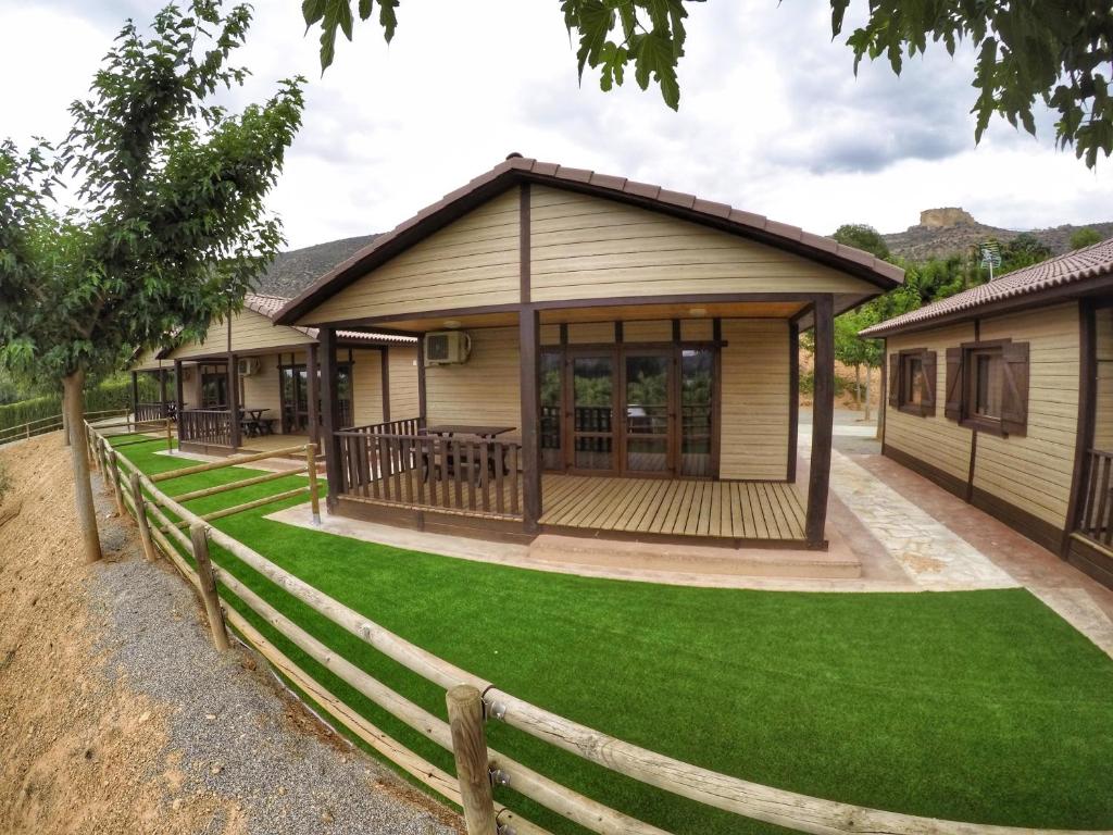 La Noguera Camping - Bungalow Suite (4 Adults)