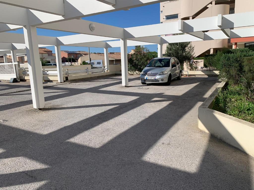 Fotografia z galérie ubytovania T2 vue mer, plage a 50m, avec garage privé. v destinácii Canet-en-Roussillon