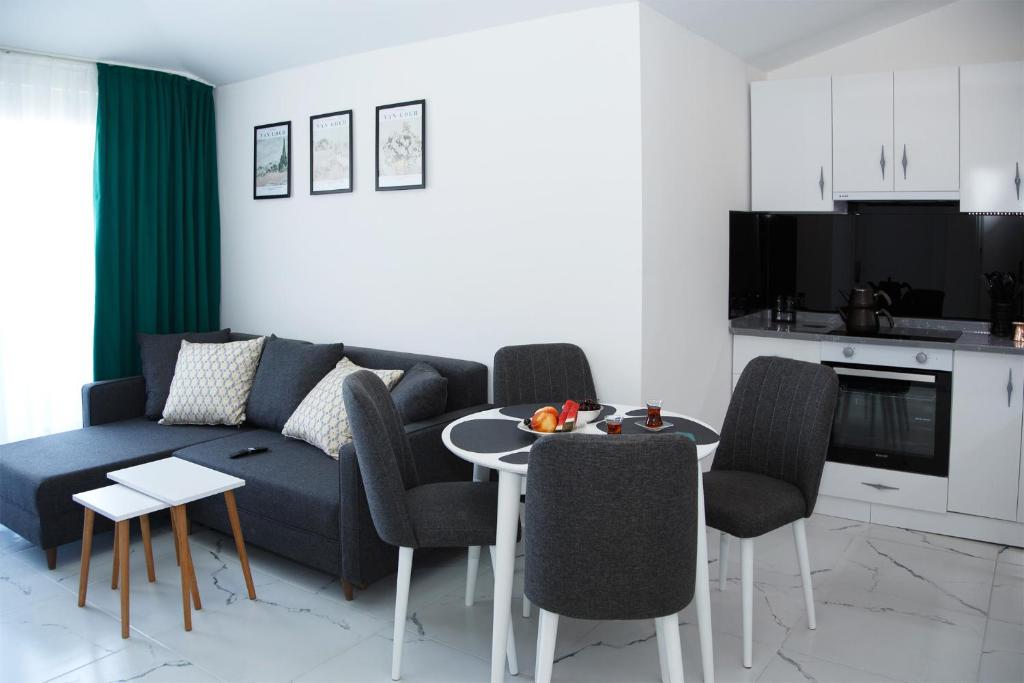 Kuchyň nebo kuchyňský kout v ubytování ArtLife apartments (VAN GOGH)