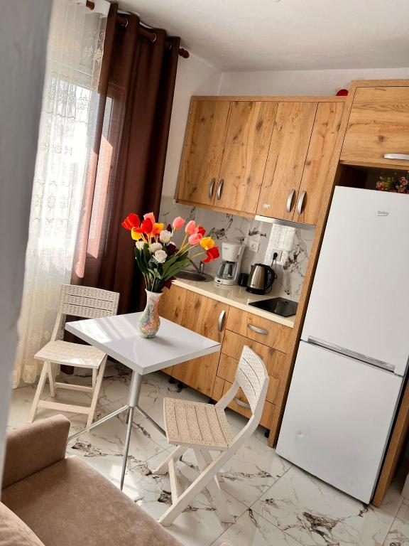 Village room - Image 4