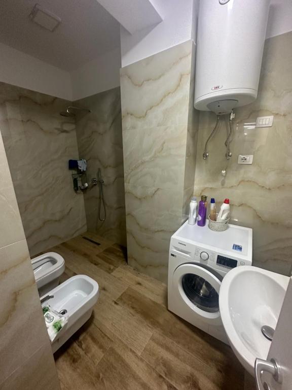 Entire Apartment 2 bedroom, 1 living room, 2 bathrooms at Liqeni artificial, Tirane - Image 3