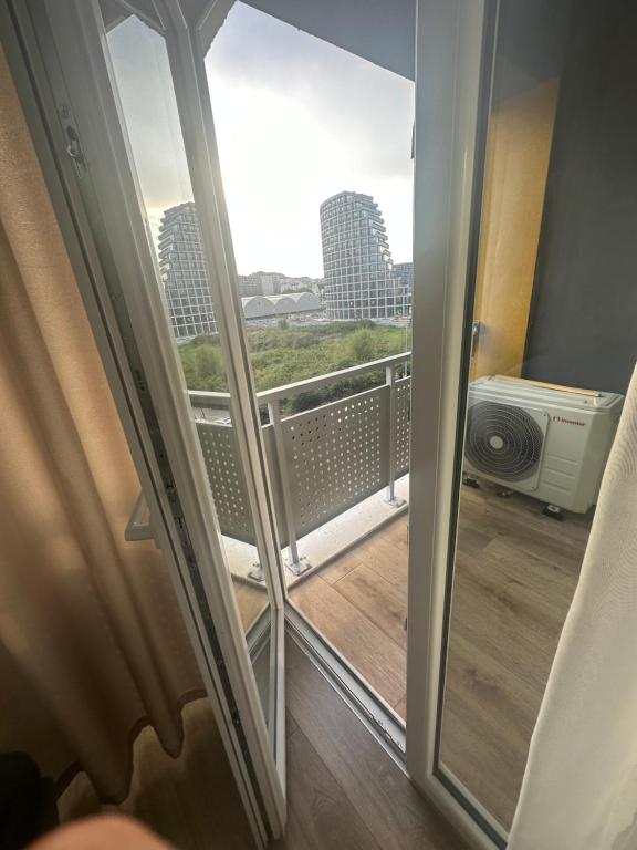 Entire Apartment 2 bedroom, 1 living room, 2 bathrooms at Liqeni artificial, Tirane - Image 5