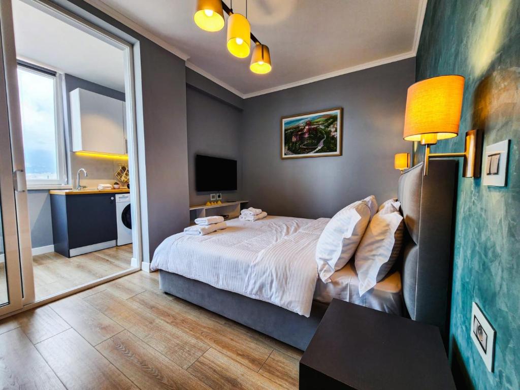 CharmAntique Apartments - Imazhi 2