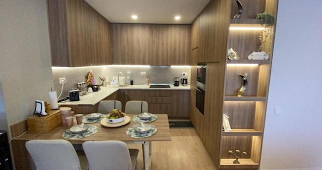 Кухня или мини-кухня в Duplex in four seasons new gudauri near gondola
