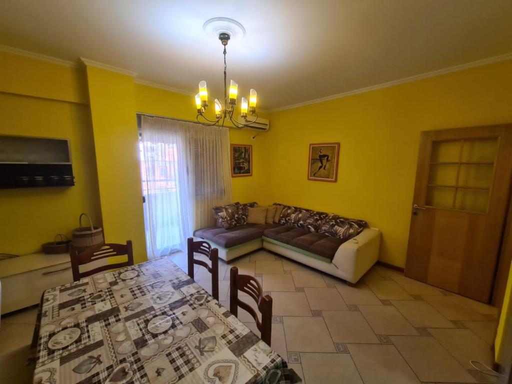 Tirana Luxury Apartament - Image 1