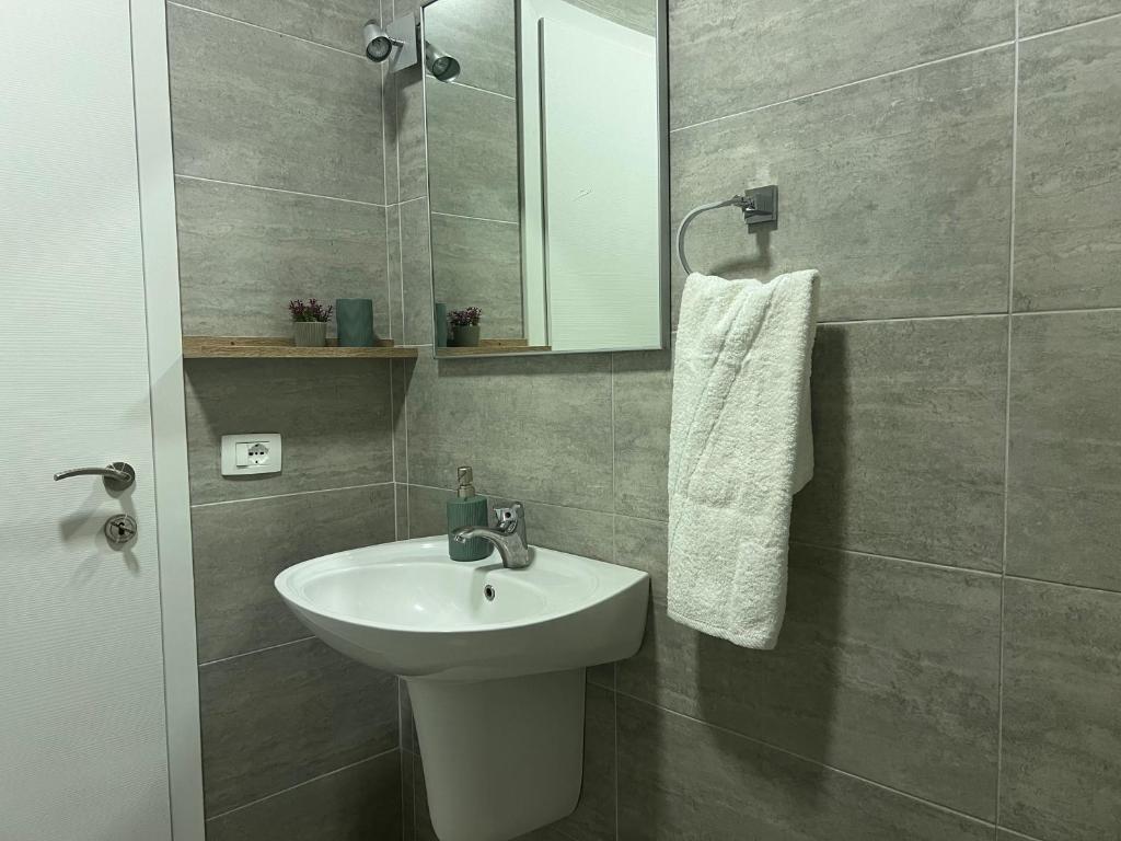 Alpha Auriga Quiet Apartment - Image 3