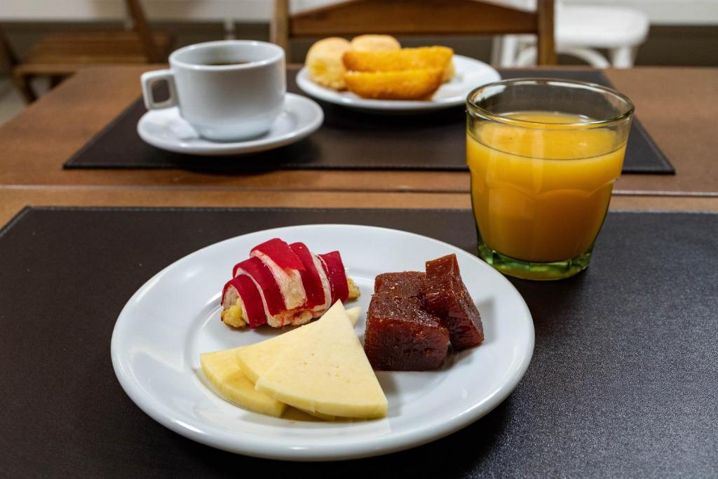Comida no hotel ou em algum lugar perto