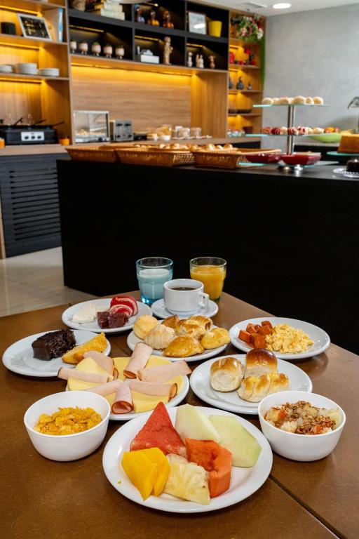 Comida no hotel ou em algum lugar perto