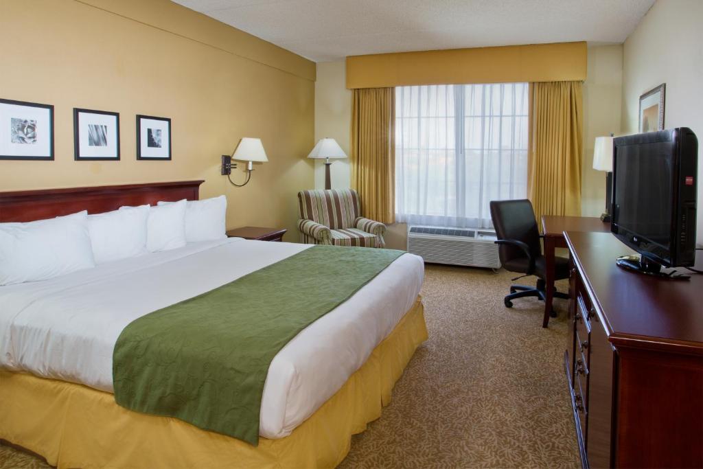 Country Inn & Suites by Radisson, Mesa, AZ - One-Bedroom King Suite