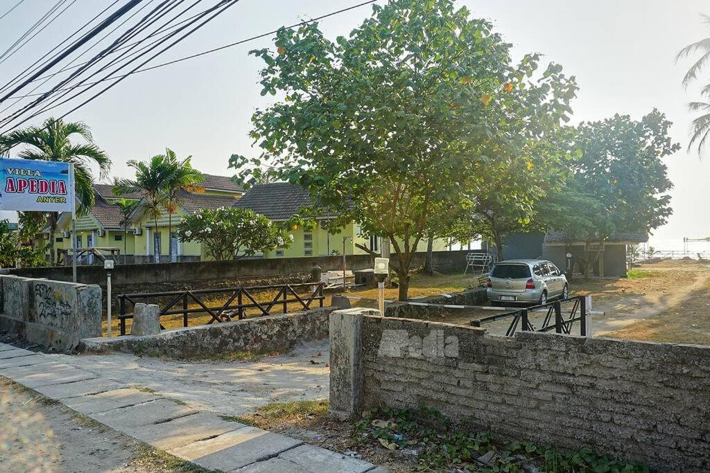 Fotografie z fotogalerie ubytování Villa Apedia Anyer, 3 Kamar, Pantai Pasir Putih v destinaci Kareo