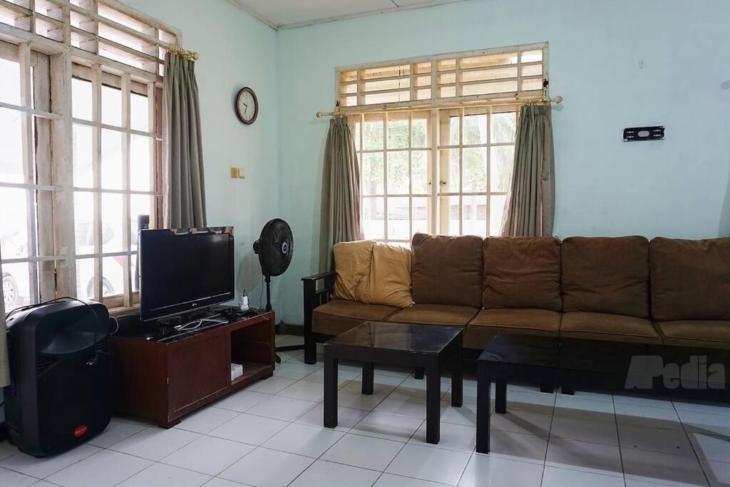 Posezení v ubytování Villa Apedia Anyer, 3 Kamar, Pantai Pasir Putih