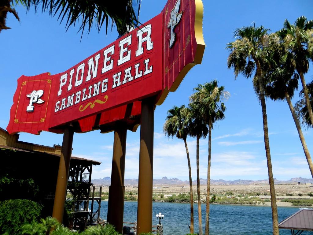 a sign at the entrance to the dinosaurel gambling hall at The New Pioneer in Laughlin