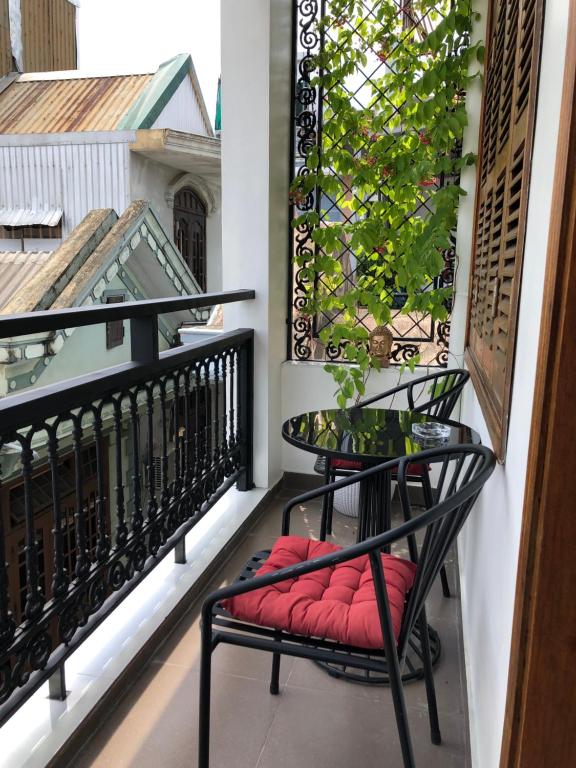 Ban công/sân hiên tại Maya Homestay