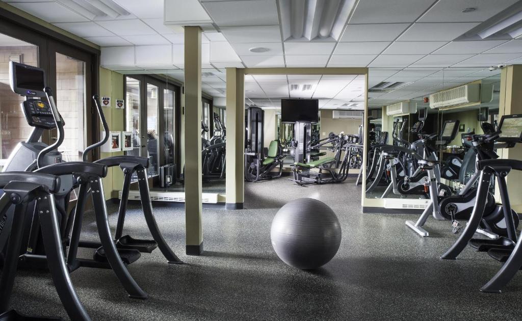 Fitness centrum a/nebo fitness zařízení v ubytování Hotel Terra Jackson Hole, a Noble House Resort