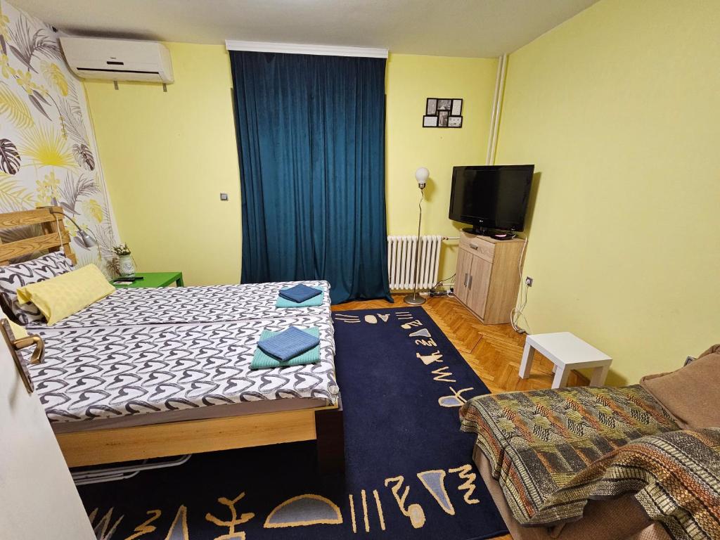 Apartman Yellow House - One-Bedroom Apartment
