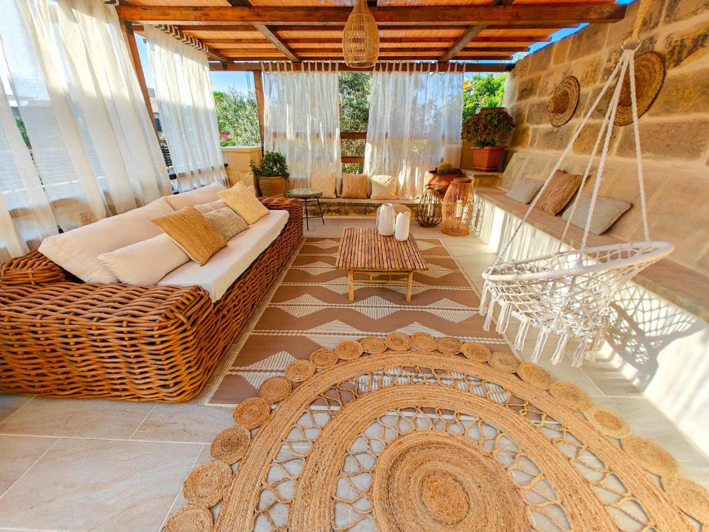 Posezení v ubytování Ta' Ġilarda Boutique Living