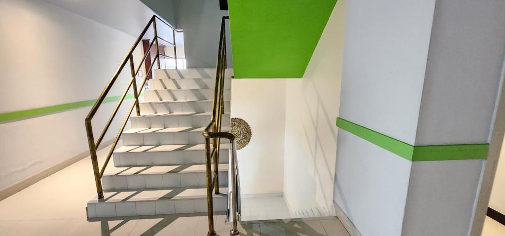 Issara Patong Beach - Resim 42