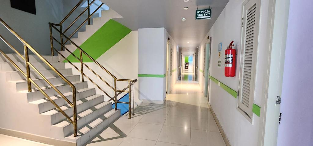 Issara Patong Beach - Resim 44