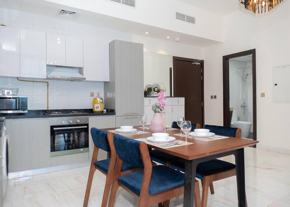 Kuchyň nebo kuchyňský kout v ubytování StoneTree - Modern 1BR in Business Bay