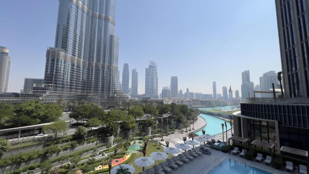 Fotografie z fotogalerie ubytování Primestay - Address Residences Opera T1 3BR in Downtown Dubai v Dubaji