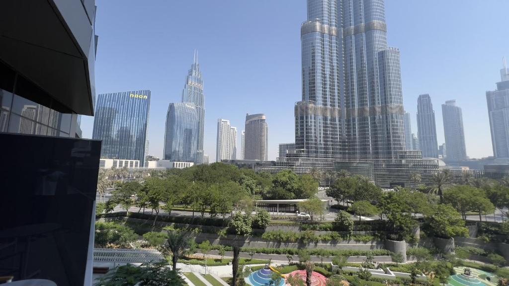 Fotografie z fotogalerie ubytování Primestay - Address Residences Opera T1 3BR in Downtown Dubai v Dubaji