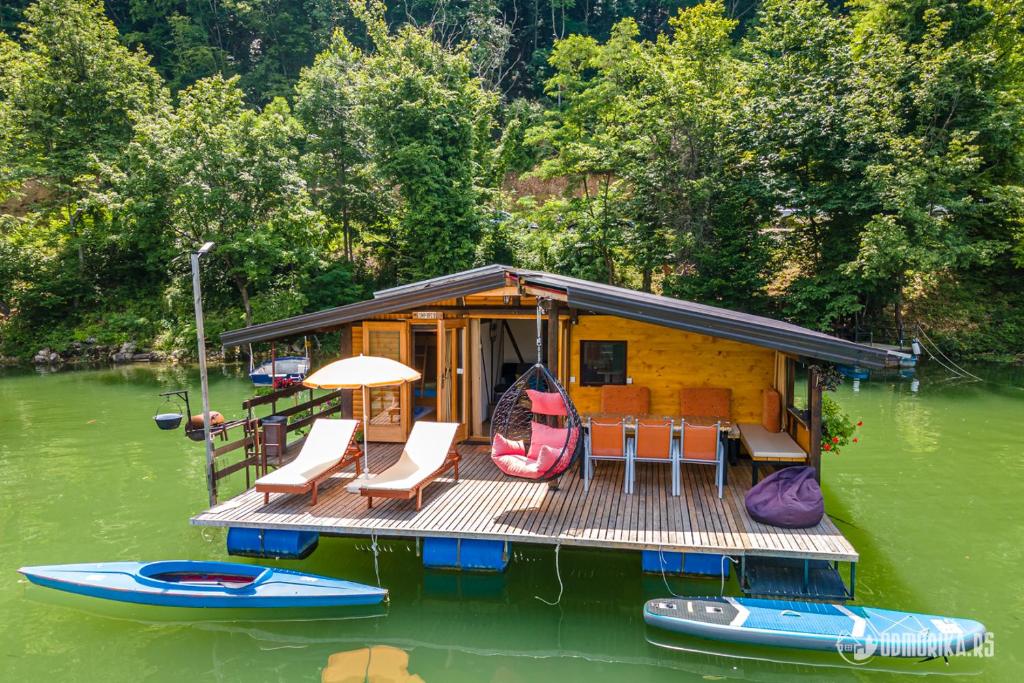 Foto dalla galleria di Splav MS a Bajina Bašta