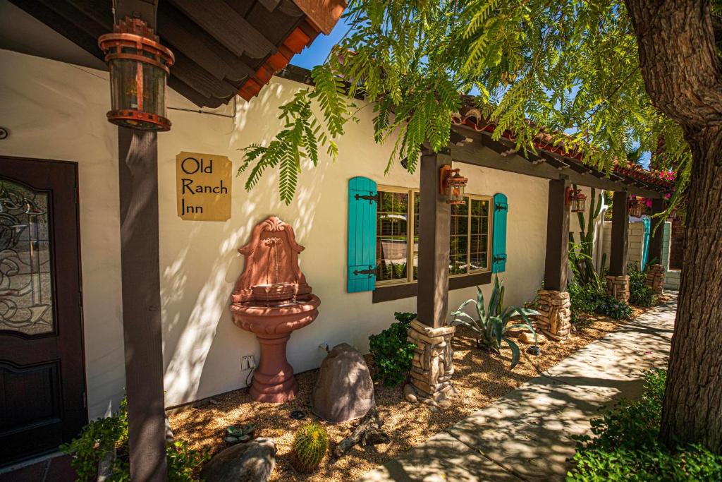 Zahrada ubytování Old Ranch Inn - Adults Only 21 & Up