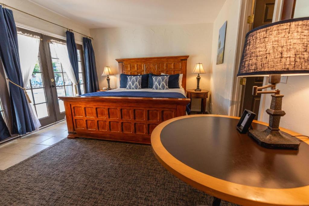 Old Ranch Inn - Adults Only 21 & Up - Suite Queen Con Vistas A La Piscina