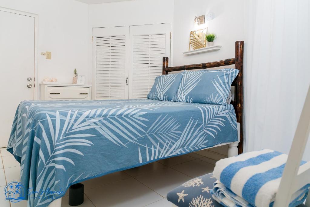 Postel nebo postele na pokoji v ubytování Sea Miracle Villa/Beach Cottage