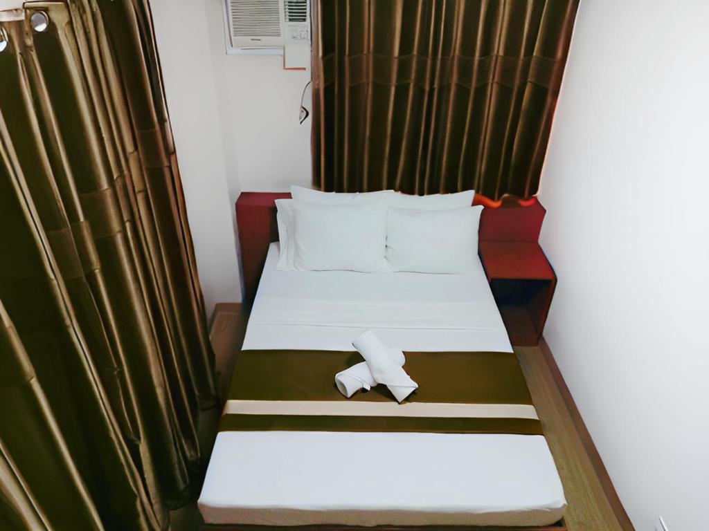 Dy Heritage Suites - Standard King Room