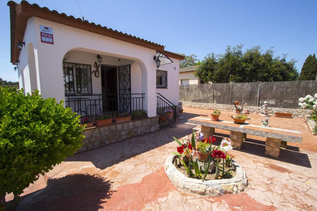 Zahrada ubytování Catalunya Casas Tranquil nature "feel" , yet only 4 min to beach!