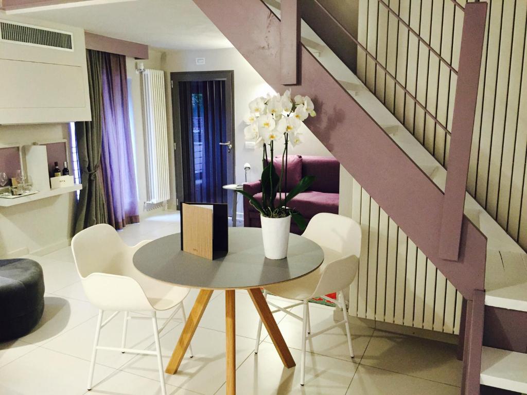 Zona d'estar a Uve Rooms & Wine Bar