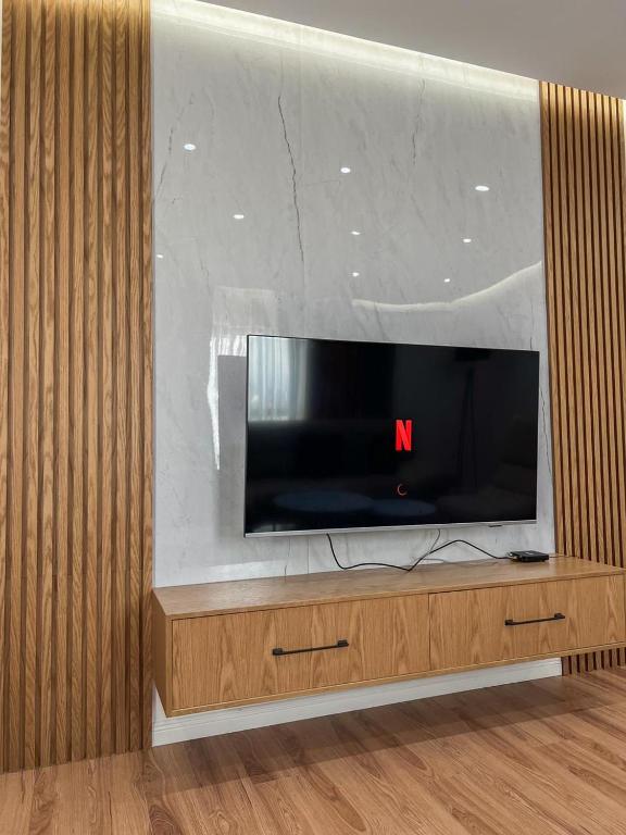 Lux Apartment at Arlis(dibra street) - Image 7