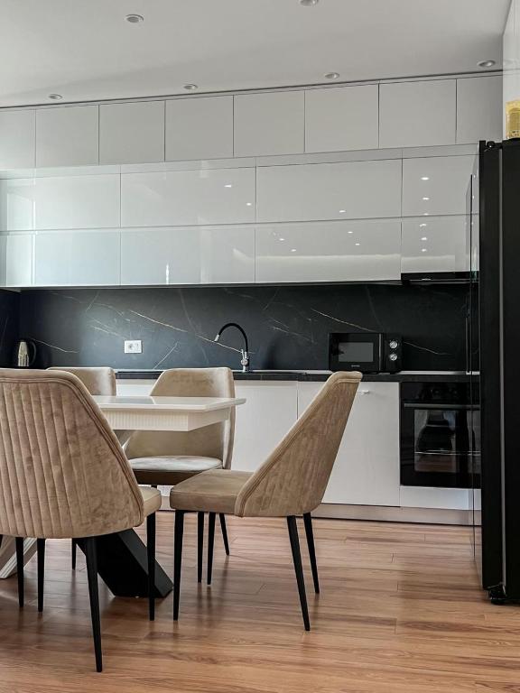 Lux Apartment at Arlis(dibra street) - Image 8