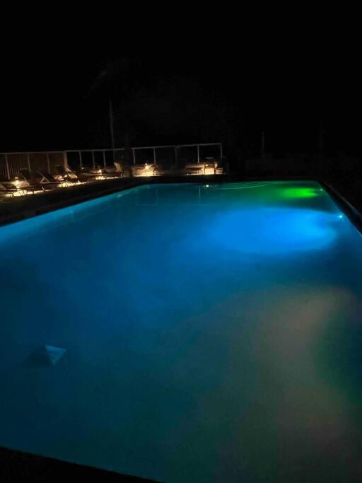 Bazén v ubytování Direct ocean front view 1 bedroom Open Pool Ocean J nebo v jeho okolí