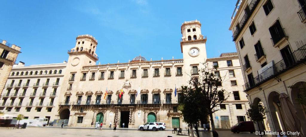 R-3- КОМНАТА в квартире для 1 человек в центре Аликанте - Housity