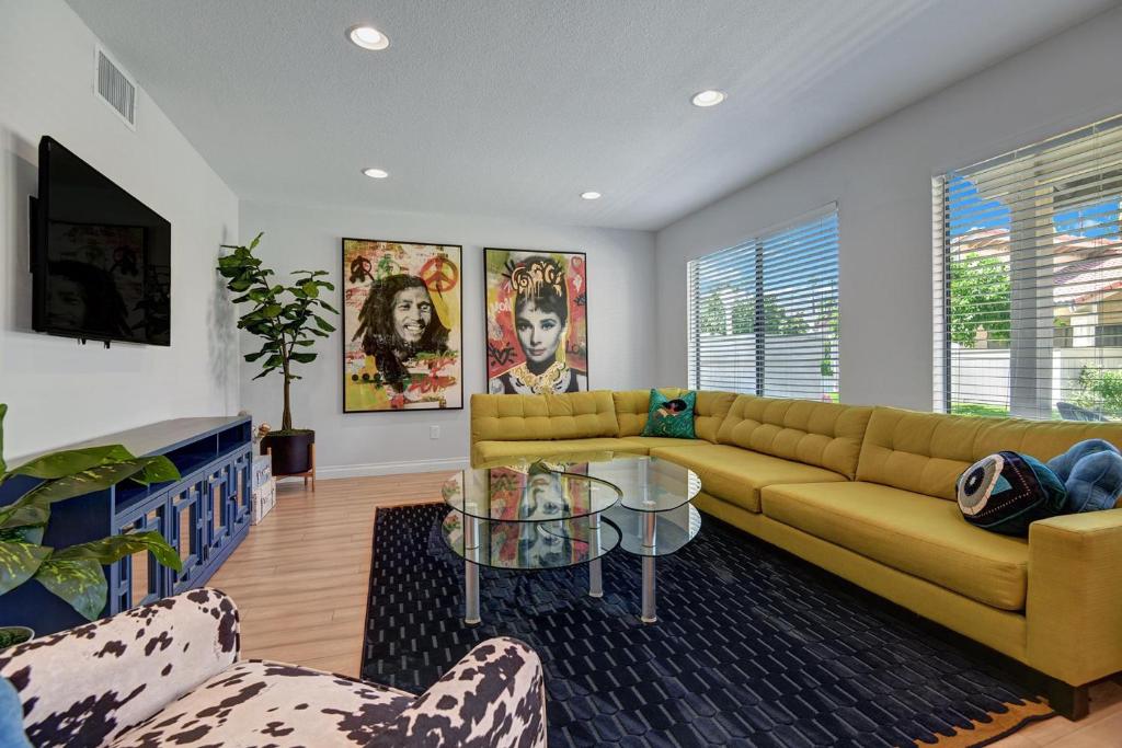 Two Chic at Mountain Shadows, Palm Springs (updated prices 2024)