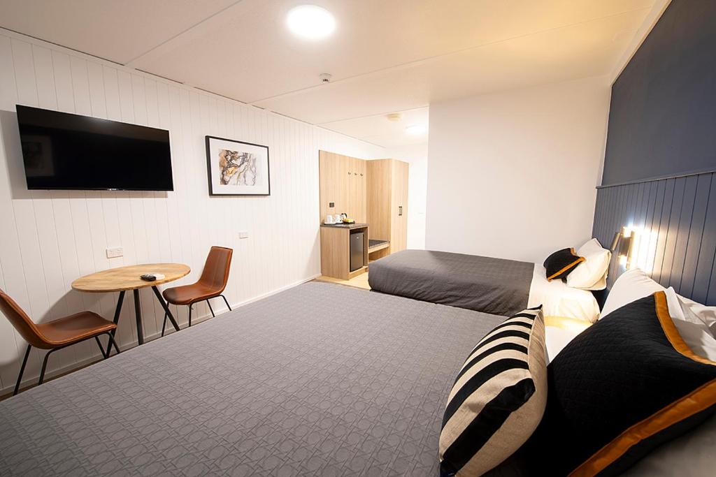 TV a/nebo společenská místnost v ubytování Southend Hotel