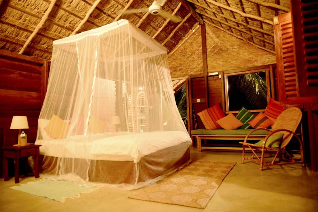 Кровать или кровати в номере Palagama Beach Resort