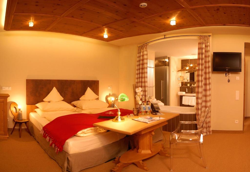 Hotel Alpine Palace - 1