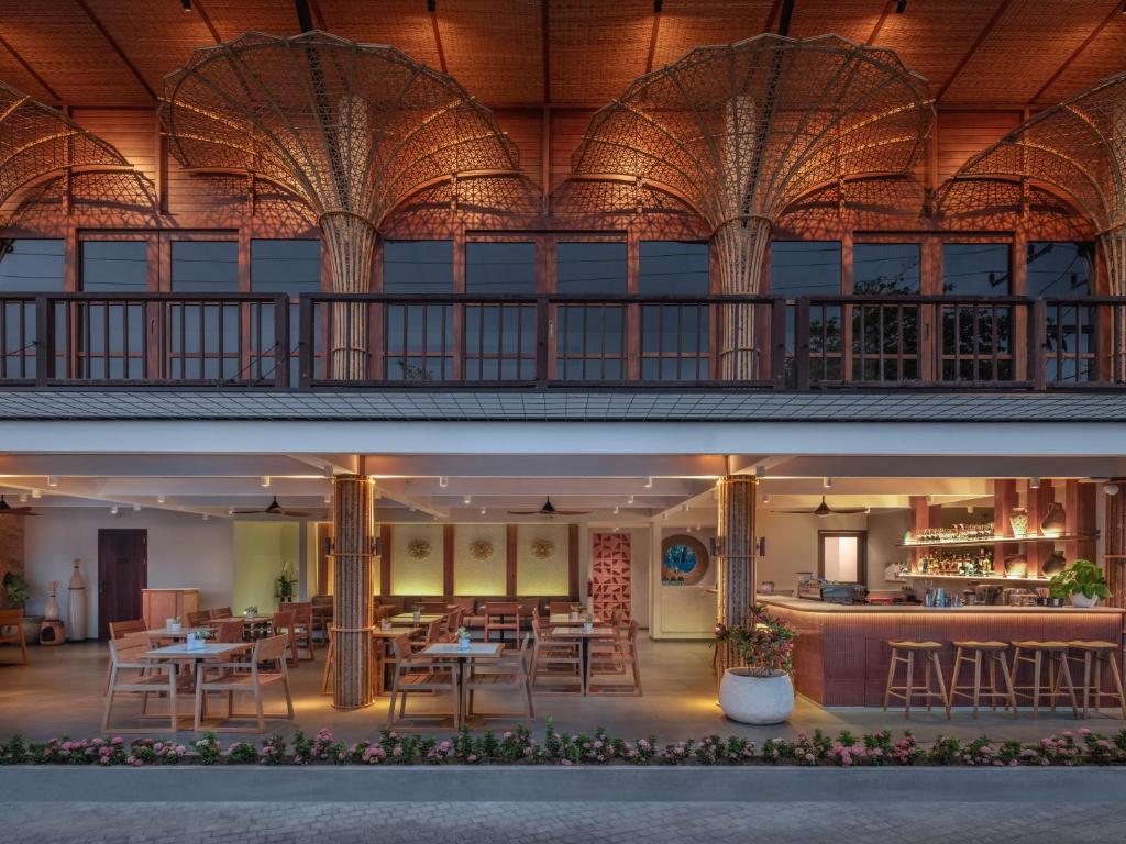 Restaurace v ubytování Chesa Canggu