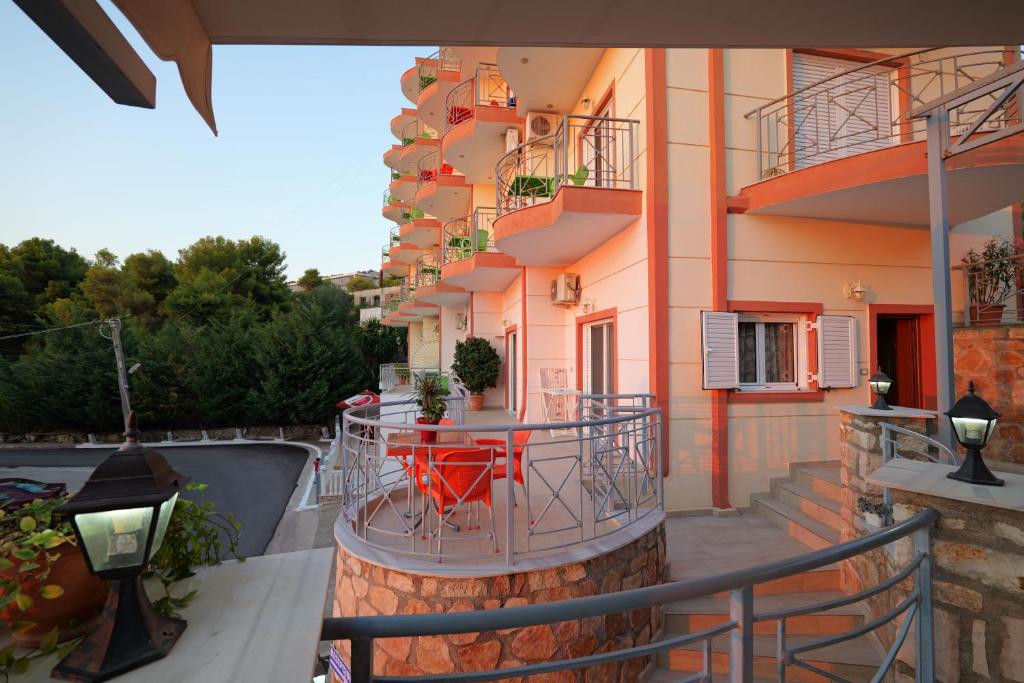 Unico ApartHotel - Apartment With View And Balcony