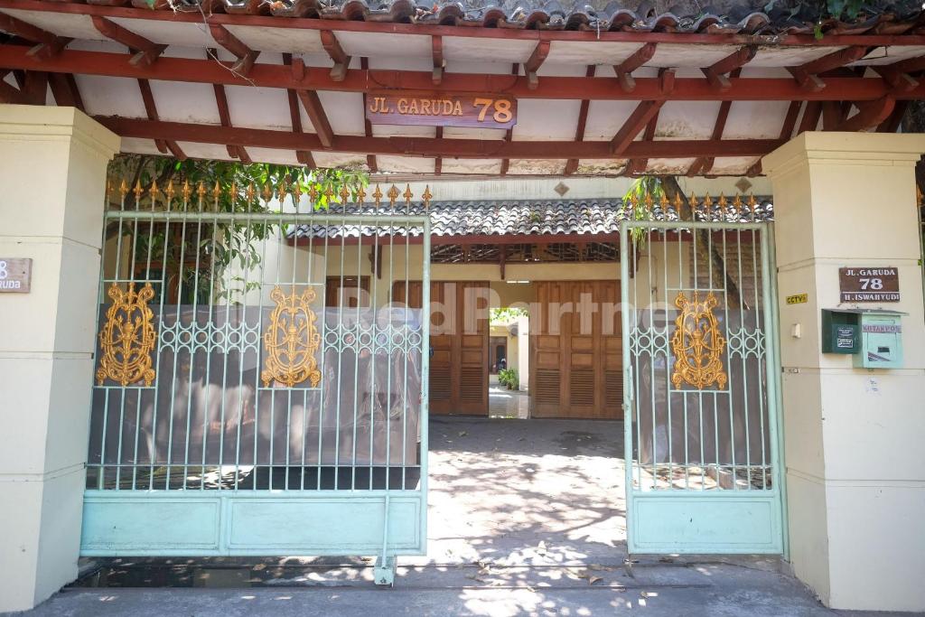 Exteriér nebo vchod ubytování Wisma Garuda Syariah Condoongcatur Mitra RedDoorz