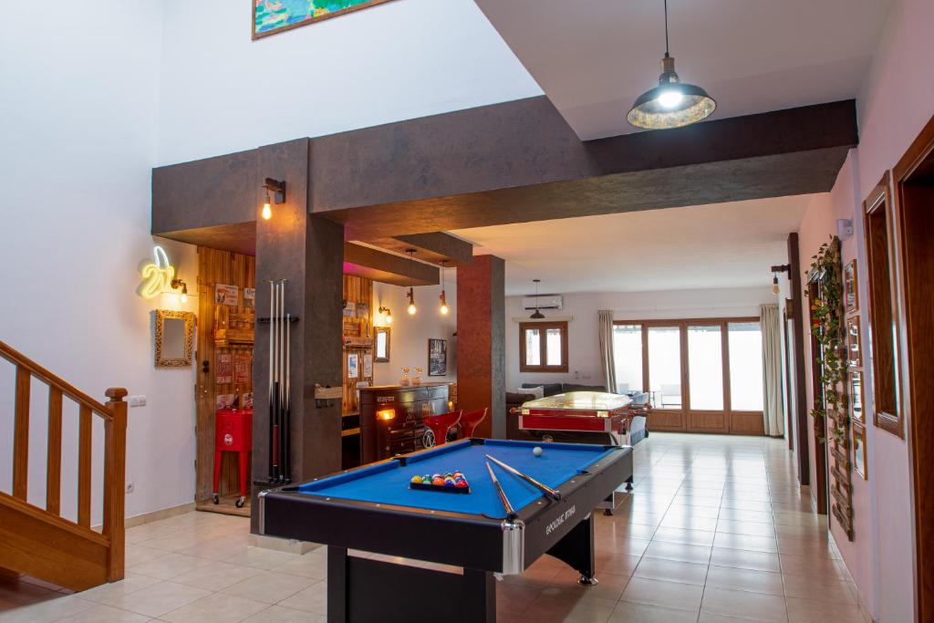 Villa Cavendish with sea views and heatable pool close to Flamingo Beach biliárdasztala