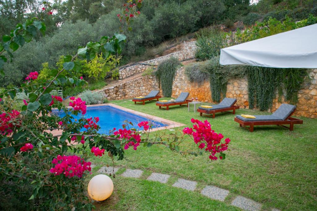 Vonkajšia záhrada v ubytovaní Physis Villas Chania