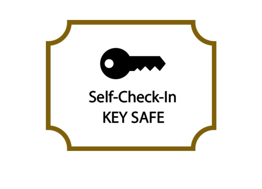 a sign that says self check in key safe illustration at Emma‘s Riva-Dream - sonnige 2-Zimmer-Wohnung mit Garage und Balkon in Riva del Garda in Riva del Garda